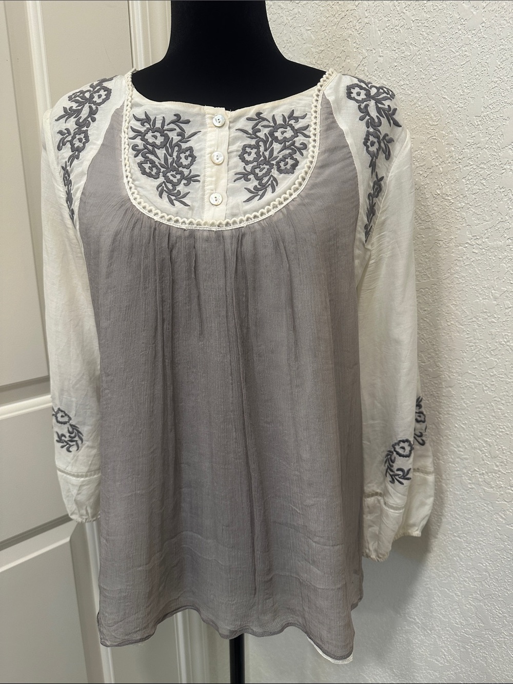 Sundance Cream and Gray Embroidered Peasant Blouse